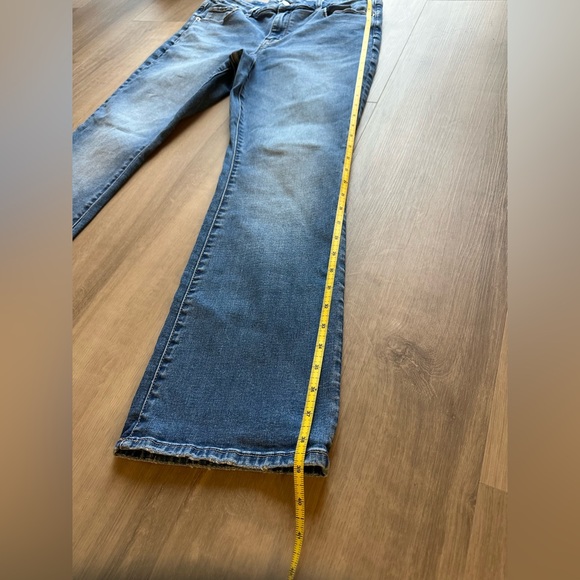 American Eagle Outfitters High Wasted Blue Flare Jeans - Size 14 short - Picture 2 of 7
